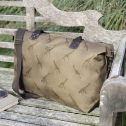 Giraffe Weekend Oundle Bag 17 Giraffe Weekend Oundle Bag -Sophie Allport AW22 poly77515w giraffe weekend oundle bag lifestyle personalisation high res square