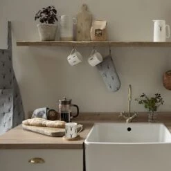 Highland Stag Mug -Sophie Allport AW22 HighlandStag Kitchen Lifestyle high res square