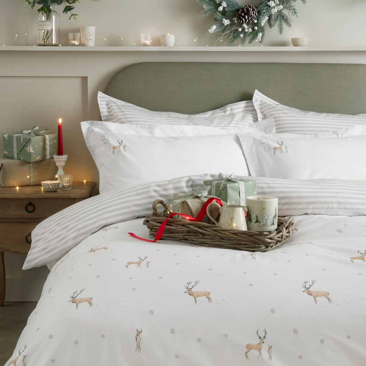 Christmas Stags Pair Of Oxford Pillowcases 3 Christmas Stags Pair Of Oxford Pillowcases