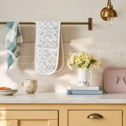 Spring Chicken Double Oven Glove