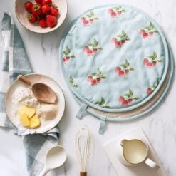 Strawberries Blue Circular Hob Cover