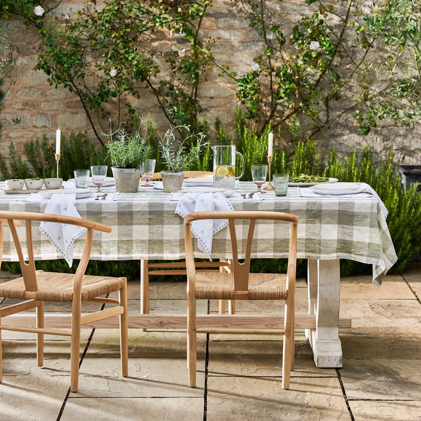 Bees Stoneware Nibbles Bowl (Set Of 3) 5 Bees Stoneware Nibbles Bowl (Set Of 3) - Image 3