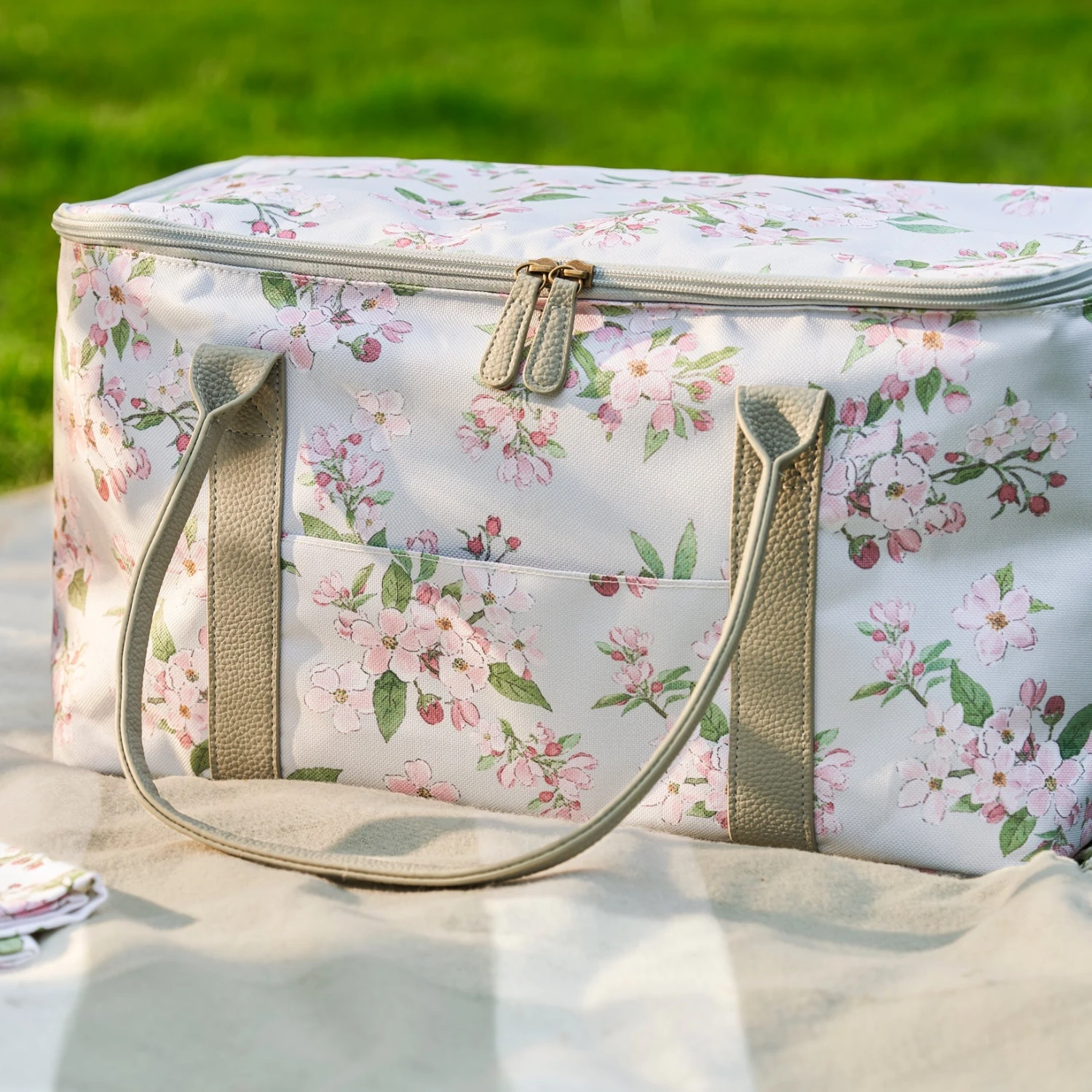 Blossom Picnic Bag 4 Blossom Picnic Bag - Image 2