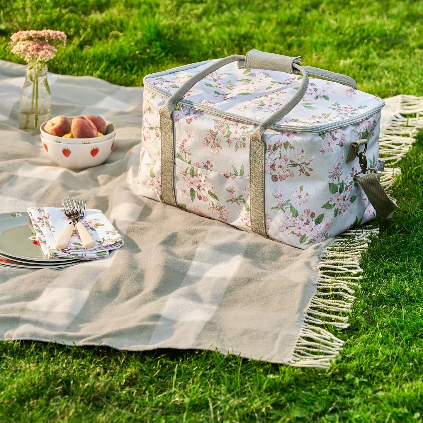 Blossom Picnic Bag 3 Blossom Picnic Bag