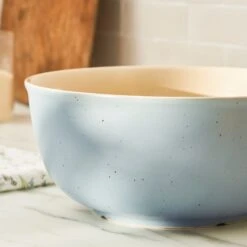 Speckled Stoneware Mixing Bowl - Blue 7 Speckled Stoneware Mixing Bowl - Blue -Sophie Allport SS24 SMBCB DETAIL