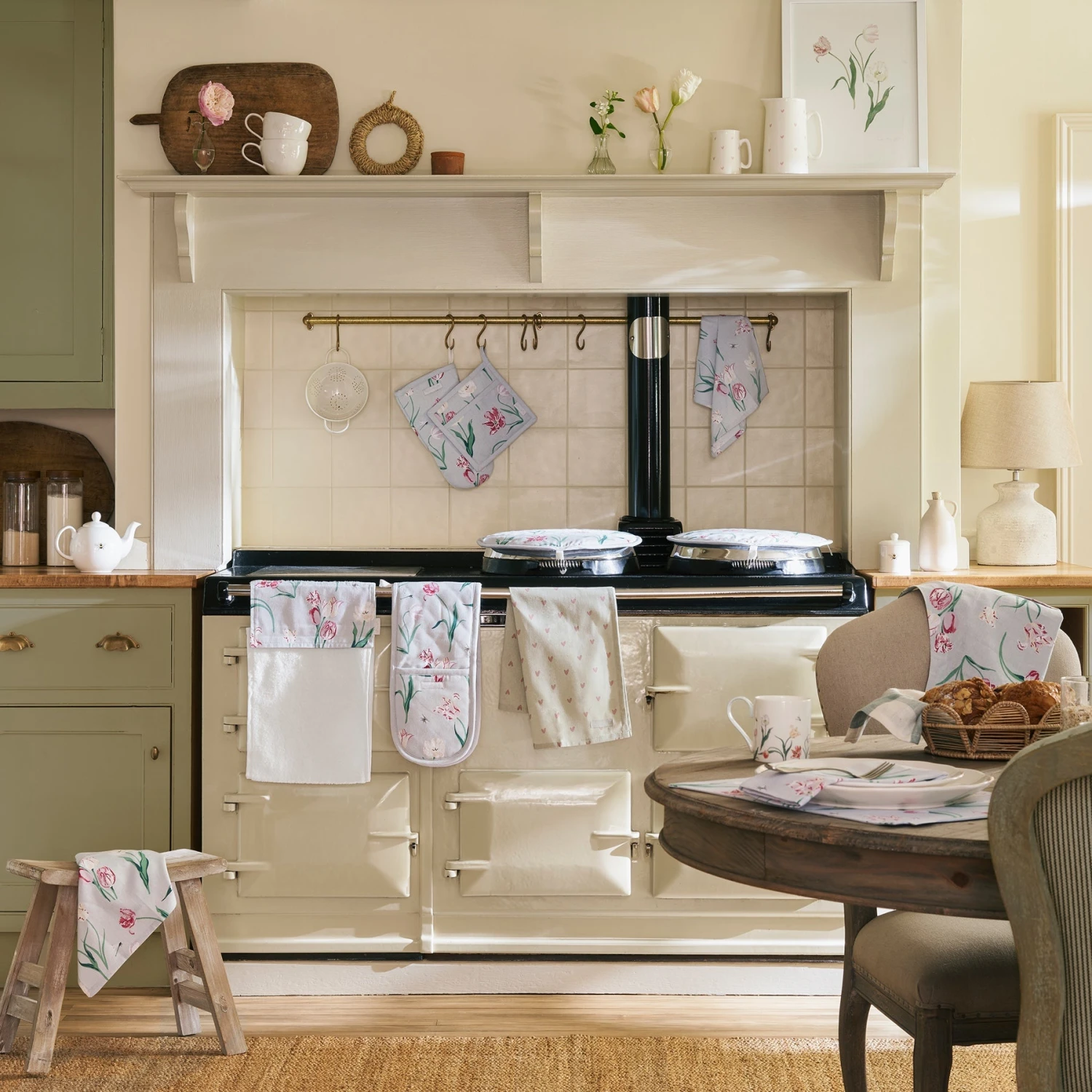 Tulips Pot Grab 5 Tulips Pot Grab - Image 3