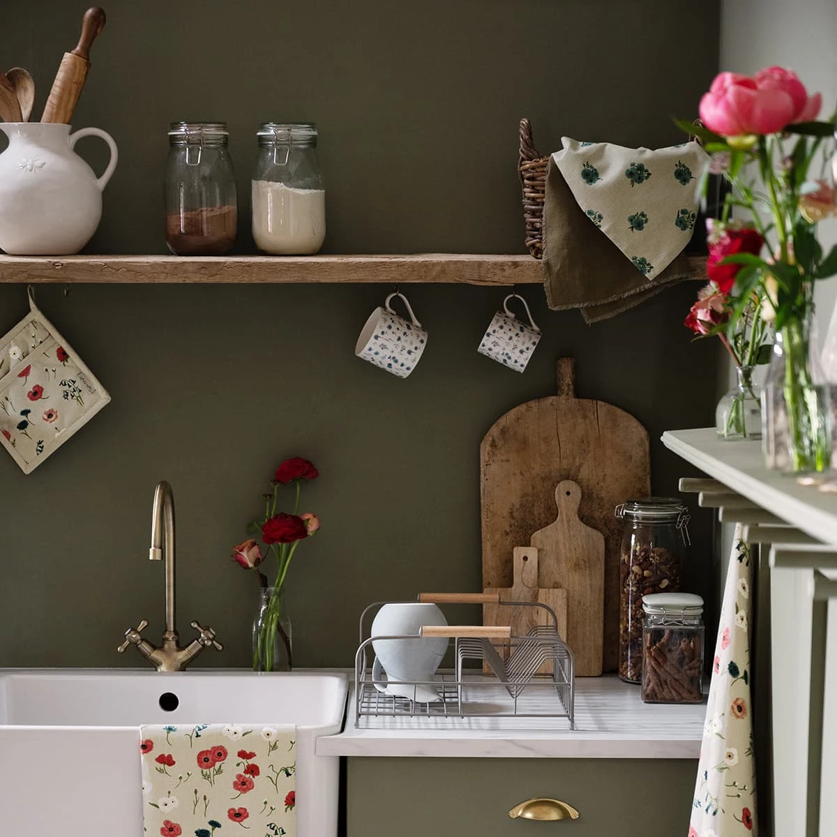 Poppy Meadow Pot Grab 5 Poppy Meadow Pot Grab - Image 3