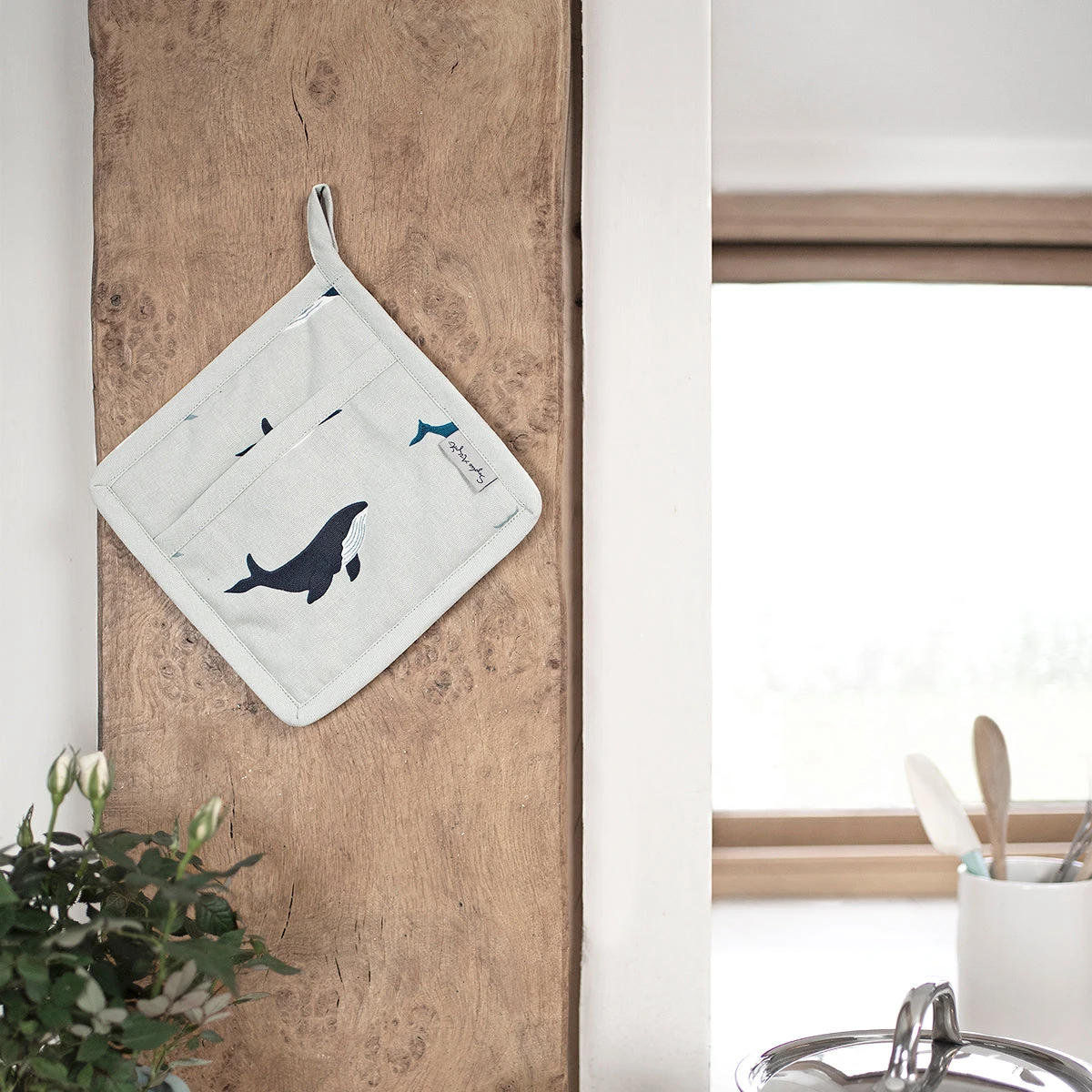 Whales Pot Grab 4 Whales Pot Grab - Image 2