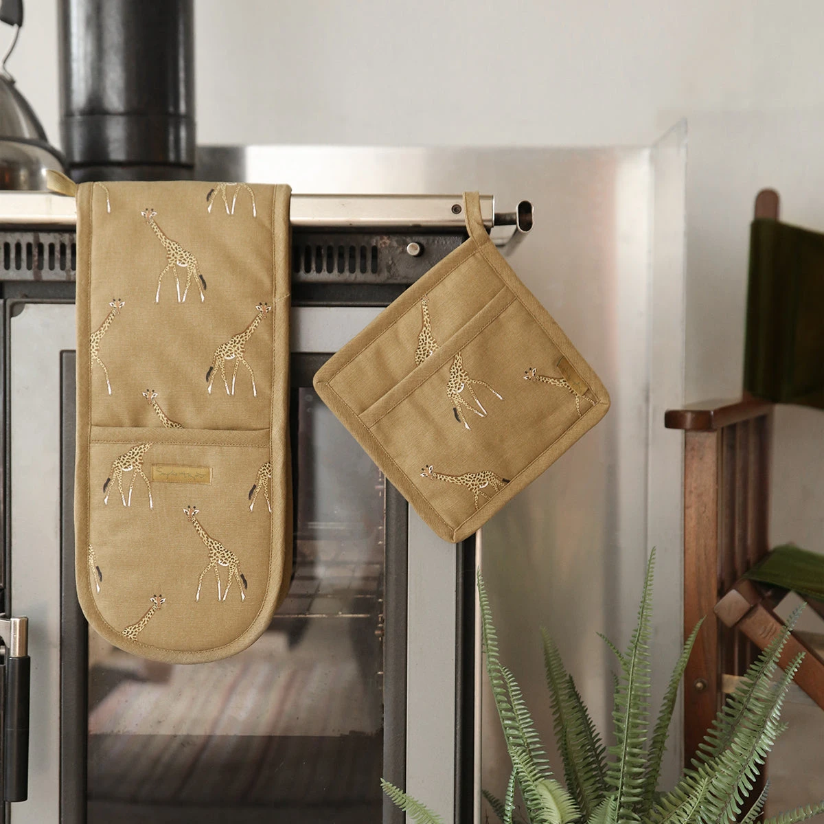 Giraffe Double Oven Glove 4 Giraffe Double Oven Glove - Image 2