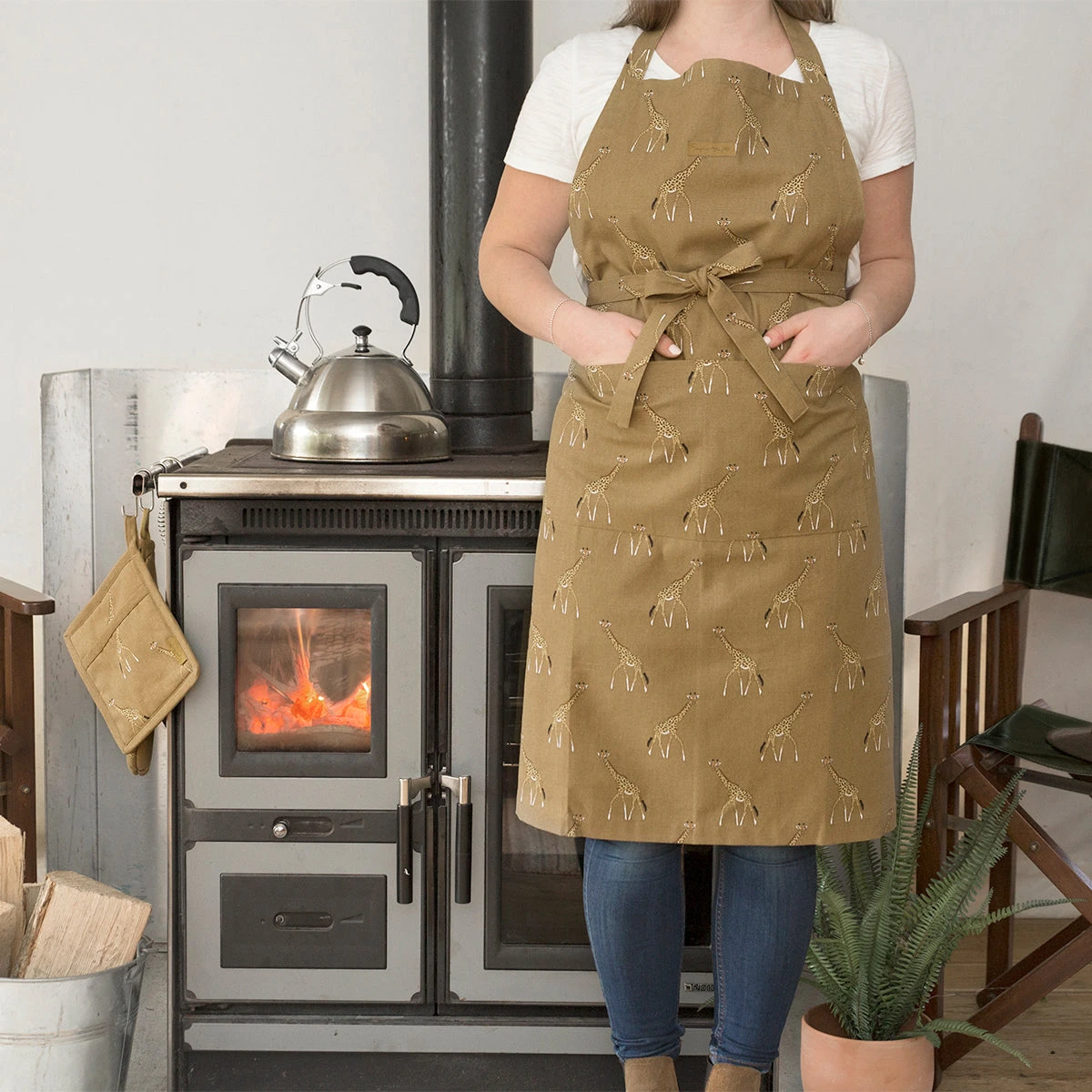 Giraffe Adult Apron 6 Giraffe Adult Apron - Image 4