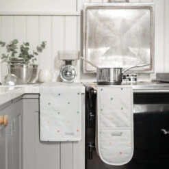 Multicoloured Hearts Tea Towel 10 Multicoloured Hearts Tea Towel -Sophie Allport all81601 all81100 hearts multicoloured tea towel and double oven glove lifestyle high res square d4ebab31 17b5 4479 beff fb973940652f