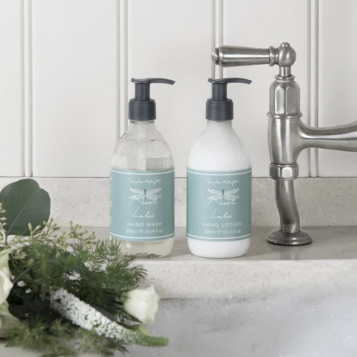 Neroli Lakes Hand Wash - 300ml 4 Neroli Lakes Hand Wash - 300ml - Image 2