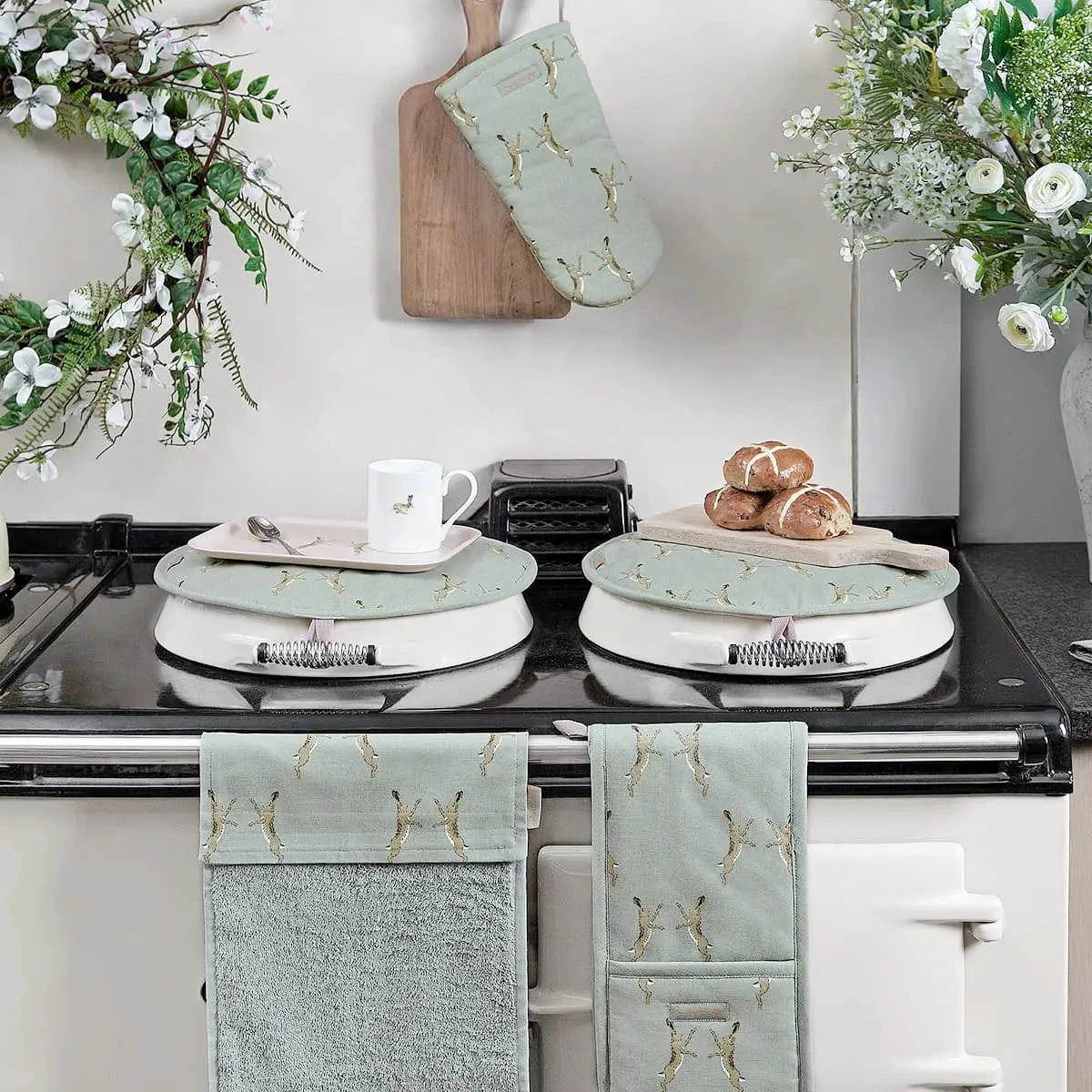 Boxing Hares Roller Hand Towel 5 Boxing Hares Roller Hand Towel - Image 3