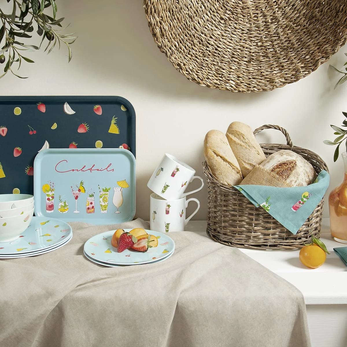 Cocktails & Strawberries Serving Tray - Large 4 Cocktails & Strawberries Serving Tray - Large - Image 2