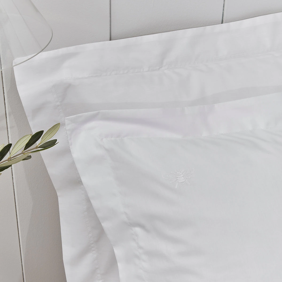 Bees Embroidered Pair Of Oxford Pillowcases 4 Bees Embroidered Pair Of Oxford Pillowcases - Image 2