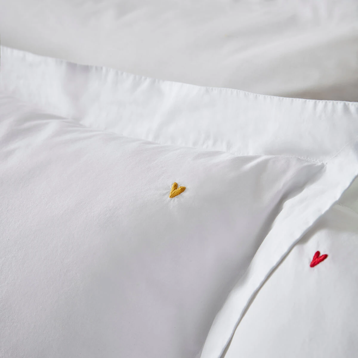 Hearts Embroidered Bedding Set 4 Hearts Embroidered Bedding Set - Image 2