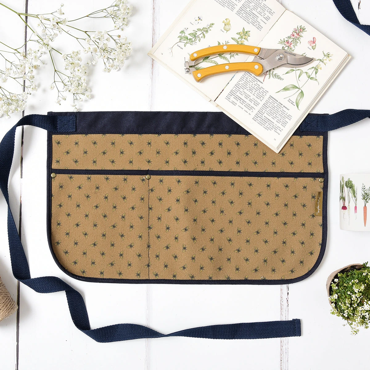 Bees Garden Belt Apron 6 Bees Garden Belt Apron - Image 4