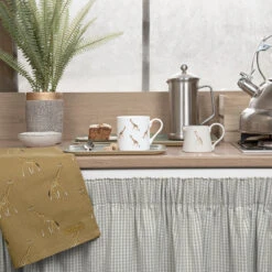 Giraffe Tea Towel 9 Giraffe Tea Towel -Sophie Allport giraffe zsl kitchen collection lifestyle high res square b26f8134 6592 4fb5 8bd3 1ea8f1974357