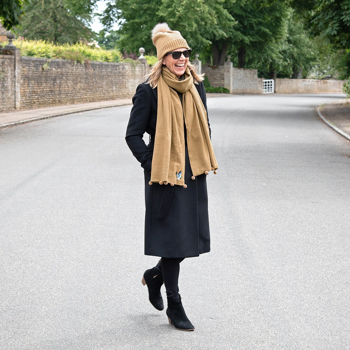 Ducks Knitted Scarf 4 Ducks Knitted Scarf - Image 2