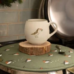 Robin Stoneware Mug -Sophie Allport spm101 all101175 robin stoneware mug and hob cover portrait lifestyle high res square