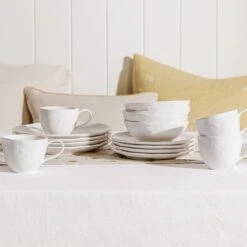 Bees Stoneware Dinner Plate -Sophie Allport ss23 bees sdp111 ssp111 sdb111 spm111 dinnerplate sideplate dessertbowl mug dinnerset square f7e065bb 8dfb 47d6 839b c2f80563f1b1