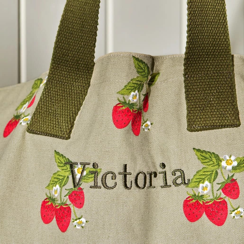 Strawberries Everyday Bag 5 Strawberries Everyday Bag - Image 3