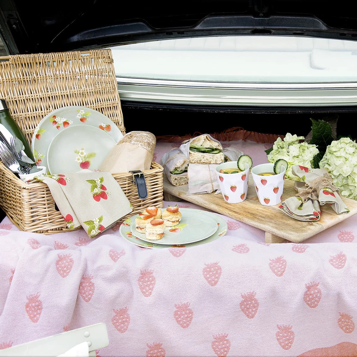 Strawberries Melamine Beaker 7 Strawberries Melamine Beaker - Image 5